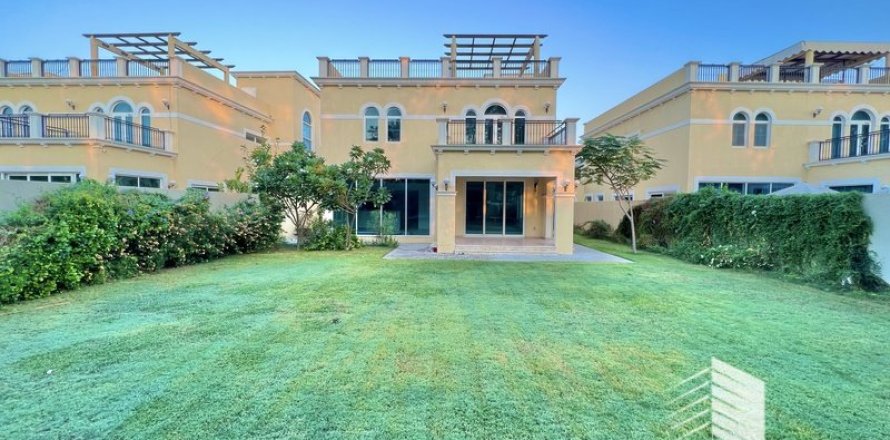 Villa de 4 chambres à Legacy Nova Villas, UAE No. 14169