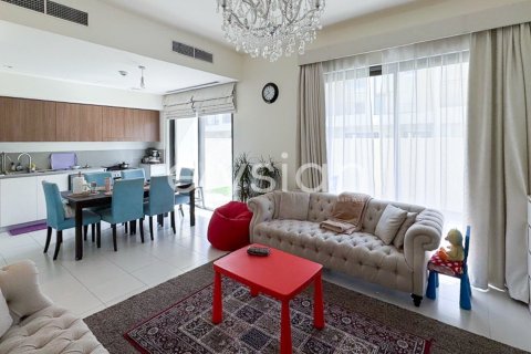 Townhouse de 4 dormitorios en EMAAR South, UAE No. 64977