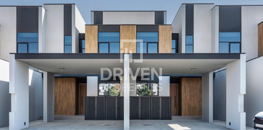 Townhouse de 3 dormitorios en Mudon, UAE No. 202212