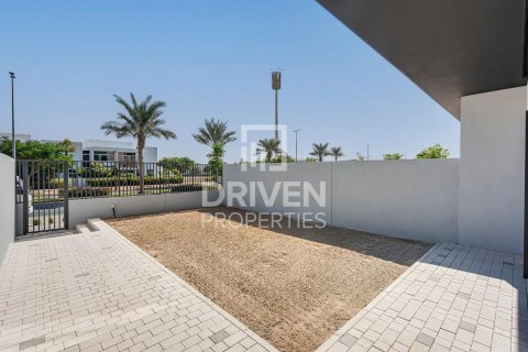 Townhouse de 3 dormitorios en Mudon, UAE No. 202212 18