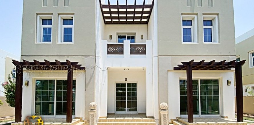 Villa de 5 chambres à Mudon, UAE No. 30435