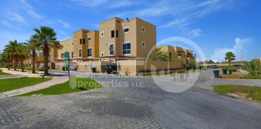 Villa de 4 chambres à Al Raha Gardens, UAE No. 11928