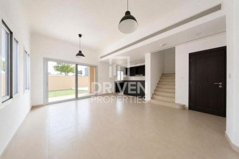 Вилла с 3 спальнями в Casa Dora, ОАЭ №212156 3