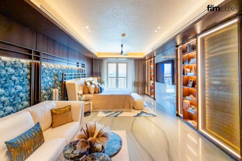 5 bedrooms Townhouse in Dubai, UAE No. 210919 6