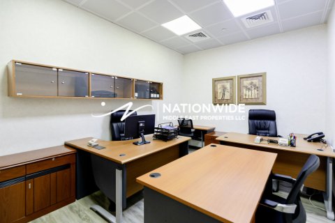 160m² Office in Abu Dhabi, UAE No. 105944 10