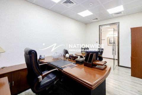 160m² Office in Abu Dhabi, UAE No. 105944 7