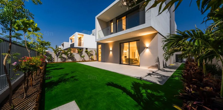 Villa de 4 dormitorios en Dubai, UAE No. 160787