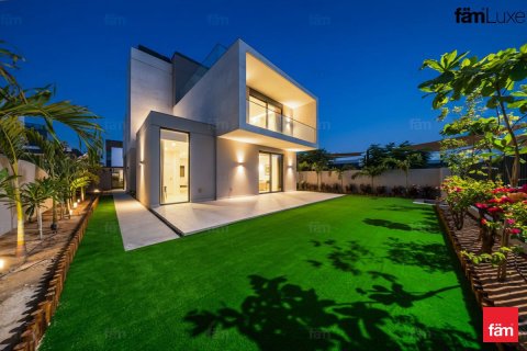 Villa de 4 dormitorios en Dubai, UAE No. 160787 3