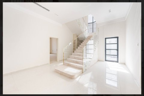 Villa de 5 dormitorios en Al Quoz, UAE No. 221706 12