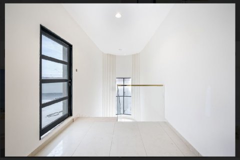 Villa de 5 dormitorios en Al Quoz, UAE No. 221706 22