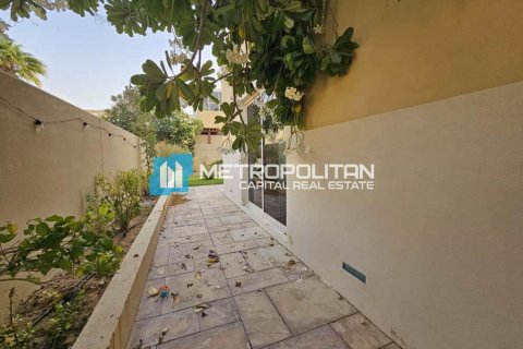Вилла с 3 спальнями в Al Raha Gardens, ОАЭ №137582 17