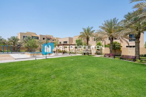 Вилла с 3 спальнями в Al Raha Gardens, ОАЭ №137582 25