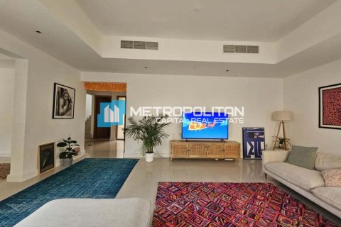 Вилла с 3 спальнями в Al Raha Gardens, ОАЭ №137582 4