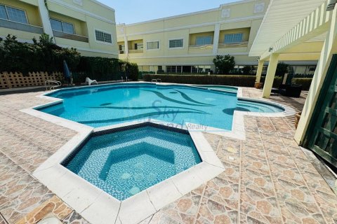 4 bedrooms Villa in Jumeirah, UAE No. 115561 4