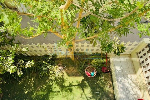 4 bedrooms Villa in Jumeirah, UAE No. 115561 8