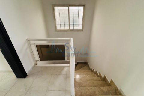 4 bedrooms Villa in Jumeirah, UAE No. 115561 13