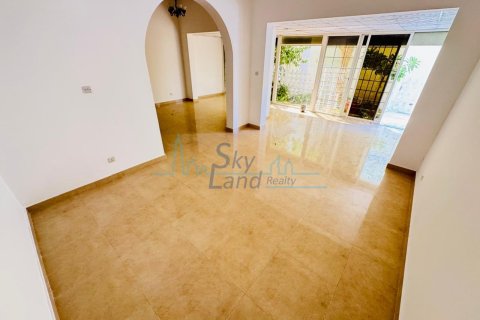 4 bedrooms Villa in Jumeirah, UAE No. 115561 20
