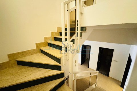 4 bedrooms Villa in Jumeirah, UAE No. 115561 15