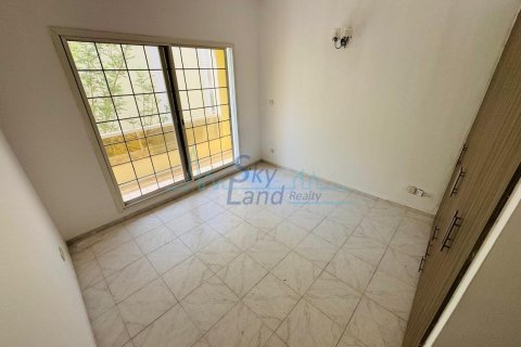 4 bedrooms Villa in Jumeirah, UAE No. 115561 6