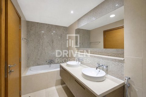 Квартира с 3 спальнями в Claren Towers, ОАЭ №221448 23