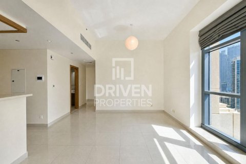 Квартира с 3 спальнями в Claren Towers, ОАЭ №221448 4