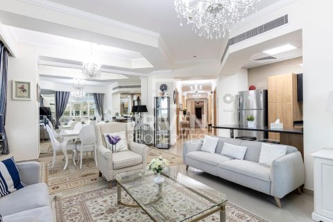 Apartment de 2 dormitorios en Marina Crown, UAE No. 202515 5