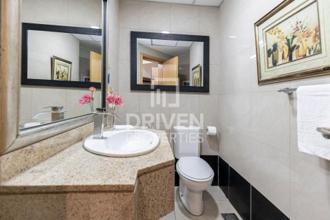 Apartment de 2 dormitorios en Marina Crown, UAE No. 202515 12
