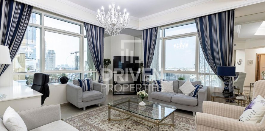 Apartment de 2 dormitorios en Marina Crown, UAE No. 202515