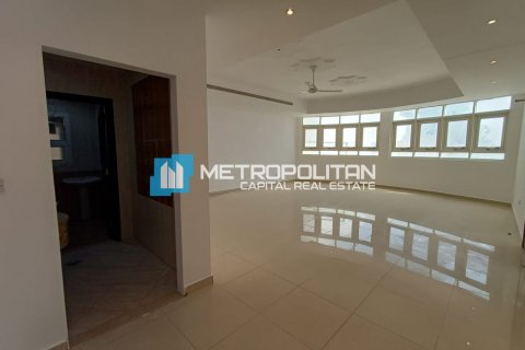 Villa de 6 dormitorios en Al Shamkha, UAE No. 143128 4