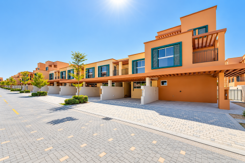 Townhouse de 4 dormitorios en Damac Lagoons, UAE No. 221705 4
