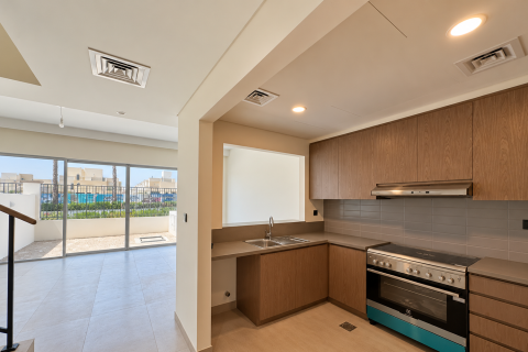 Townhouse de 4 dormitorios en Damac Lagoons, UAE No. 221705