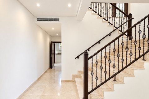 Villa de 5 dormitorios en North Village, UAE No. 215278 8