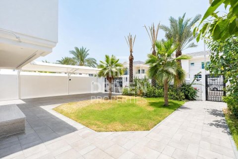 5 bedrooms Villa in Jumeirah, UAE No. 212284 31