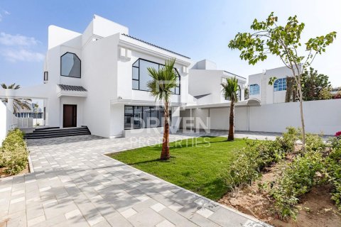 5 bedrooms Villa in Jumeirah, UAE No. 212284 29