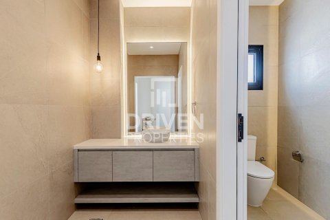 5 bedrooms Villa in Jumeirah, UAE No. 212284 22