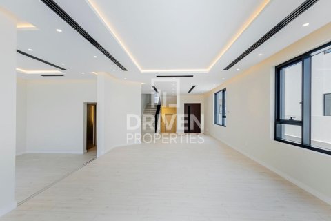 5 bedrooms Villa in Jumeirah, UAE No. 212284 4