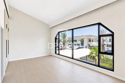 5 bedrooms Villa in Jumeirah, UAE No. 212284 10