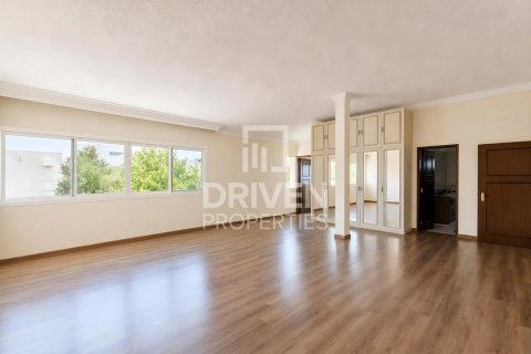 4 bedrooms Villa in Jumeirah, UAE No. 212706 9