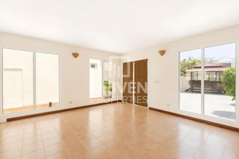4 bedrooms Villa in Jumeirah, UAE No. 212706 16