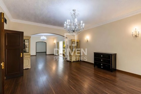 4 bedrooms Villa in Jumeirah, UAE No. 212706 5