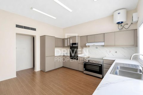 4 bedrooms Villa in Jumeirah, UAE No. 212706 17