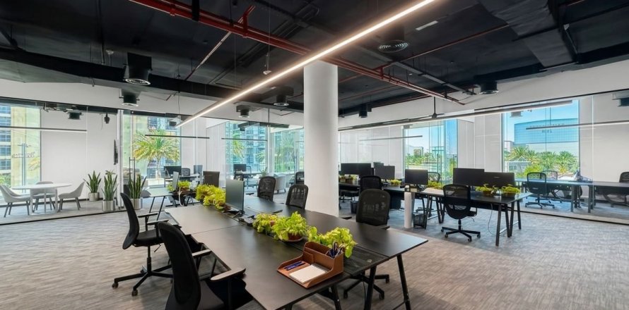 370.5m² Office in Sheikh Zayed Road, UAE No. 165948