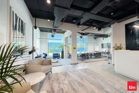 370.5m² Office in Sheikh Zayed Road, UAE No. 165948 3
