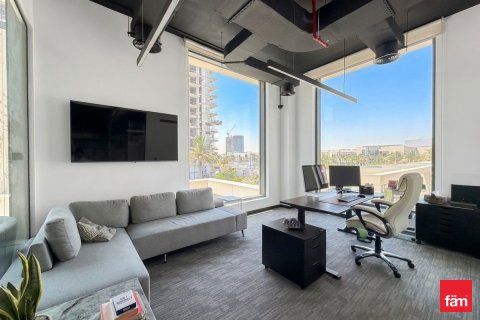 370.5m² Office in Sheikh Zayed Road, UAE No. 165948 4