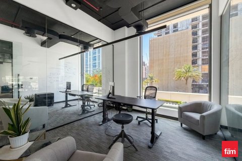 370.5m² Office in Sheikh Zayed Road, UAE No. 165948 12