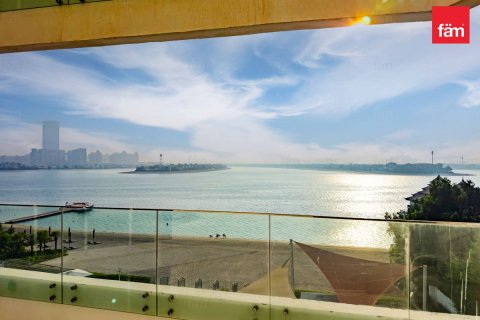 2 bedrooms Apartment in Palm Jumeirah, UAE No. 215682
