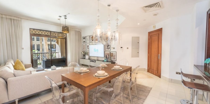 Apartment de 2 dormitorios en Old Town, UAE No. 223637