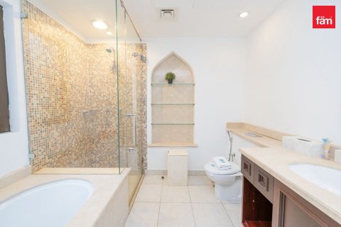 Apartment de 2 dormitorios en Old Town, UAE No. 223637 18
