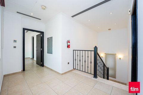 Villa de 3 dormitorios en Dubai, UAE No. 223844 11
