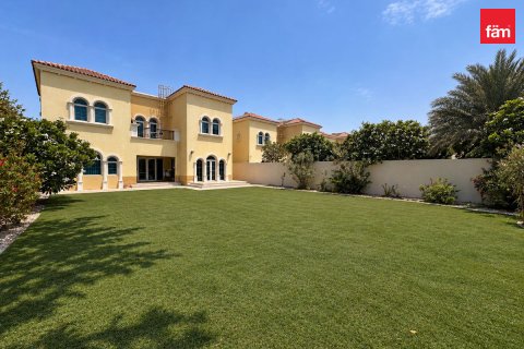 Villa de 3 dormitorios en Dubai, UAE No. 223844